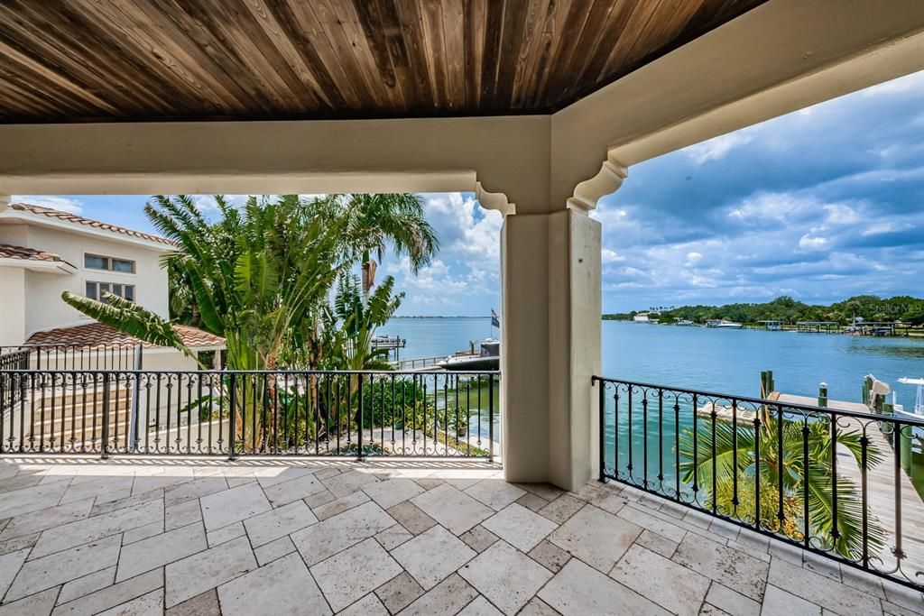 Recently Sold: $3,695,000 (5 beds, 4 baths, 5245 Square Feet)