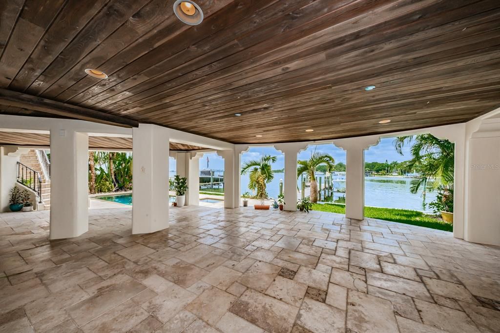 Recently Sold: $3,695,000 (5 beds, 4 baths, 5245 Square Feet)