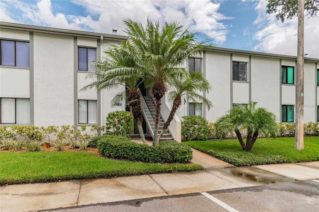 Recently Sold: $165,000 (2 beds, 2 baths, 982 Square Feet)