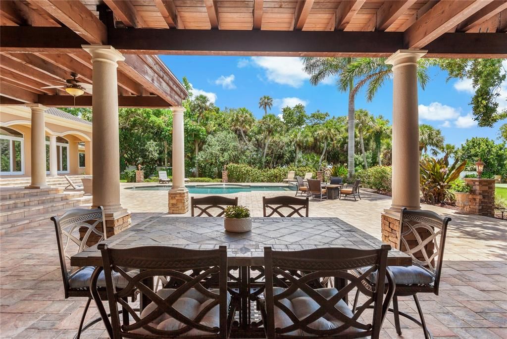 Recently Sold: $3,900,000 (5 beds, 5 baths, 4870 Square Feet)