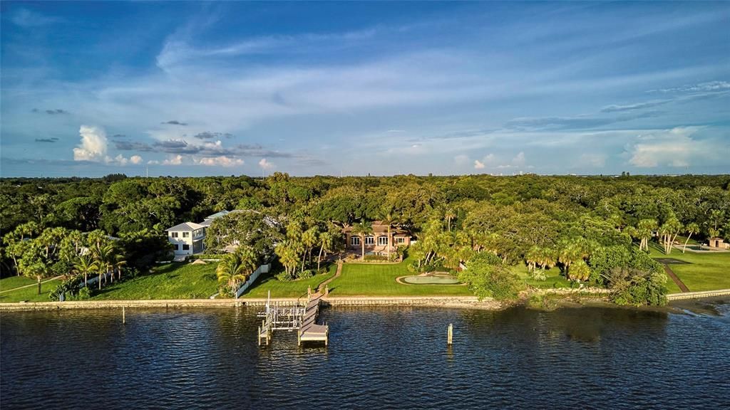 Recently Sold: $3,900,000 (5 beds, 5 baths, 4870 Square Feet)