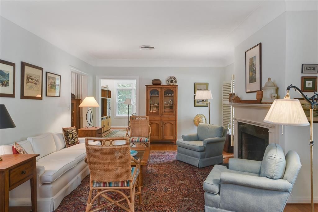 Recently Sold: $699,000 (3 beds, 2 baths, 1952 Square Feet)