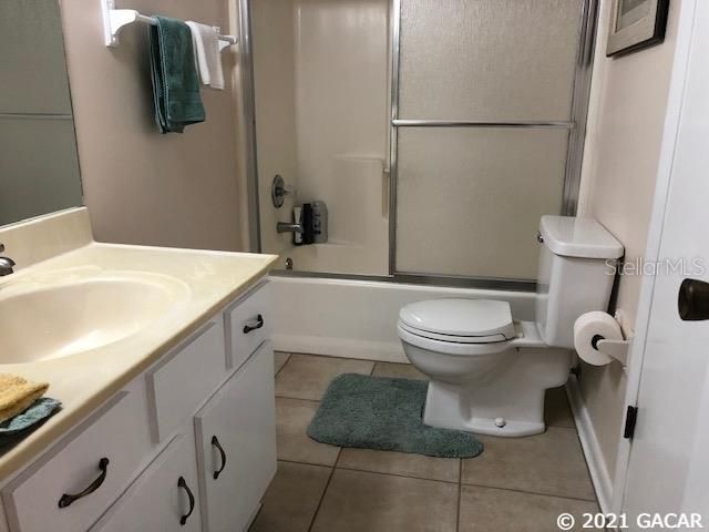 Recently Sold: $149,000 (2 beds, 2 baths, 984 Square Feet)