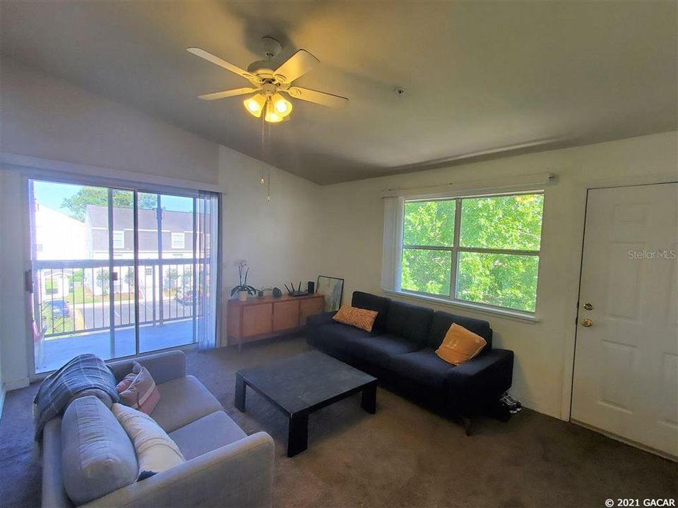 Recently Sold: $88,900 (1 beds, 1 baths, 635 Square Feet)