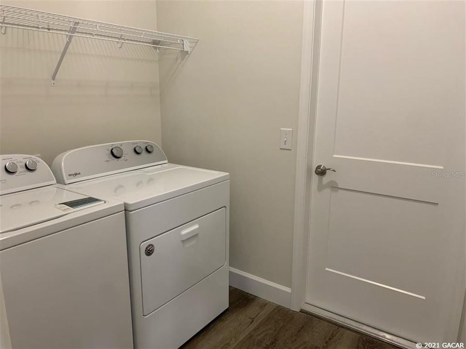 Recently Rented: $2,450 (3 beds, 1 baths, 1866 Square Feet)