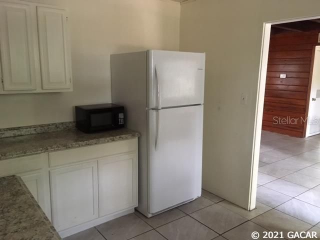 Recently Rented: $1,195 (3 beds, 2 baths, 1200 Square Feet)
