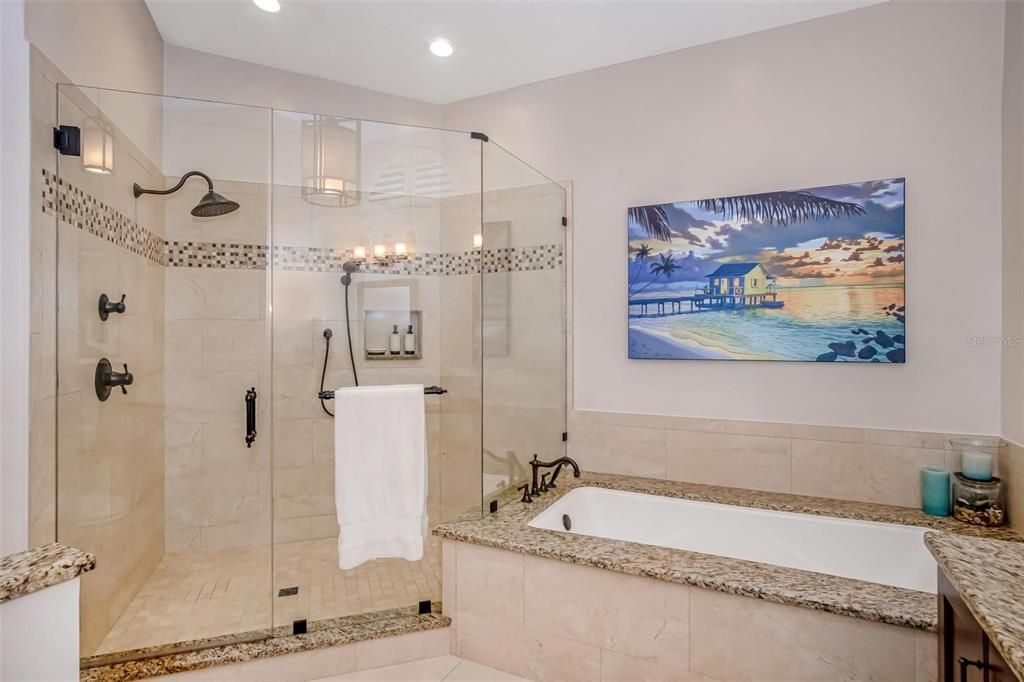 最近售出: $775,000 (5 贝兹, 3 浴室, 3600 平方英尺)