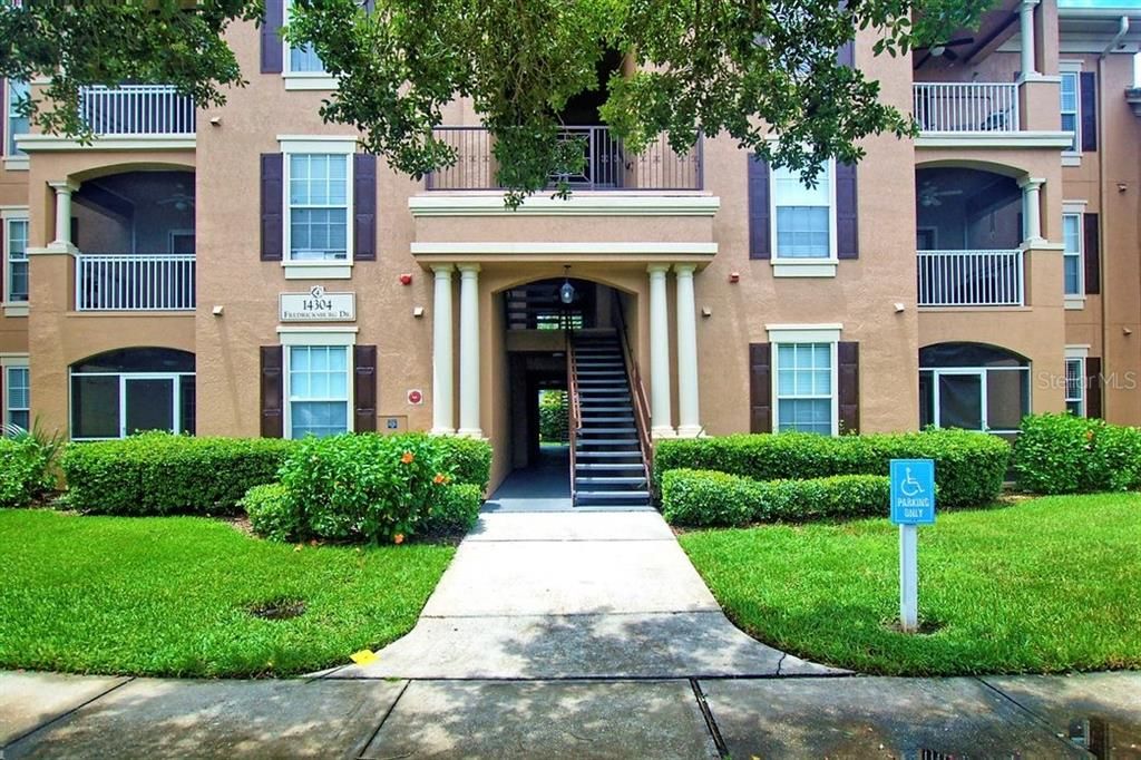 Recently Rented: $1,475 (2 beds, 2 baths, 1041 Square Feet)