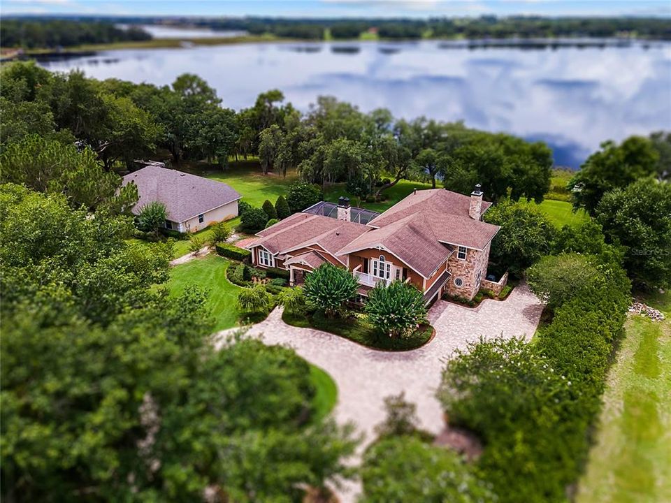 Recently Sold: $1,550,000 (3 beds, 3 baths, 4864 Square Feet)