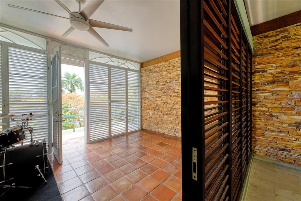 Vendido Recientemente: $2,400,000 (4 camas, 6 baños, 0 Pies cuadrados)