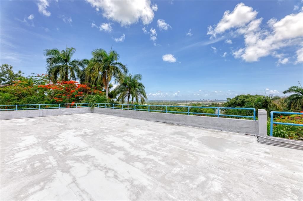 Recently Sold: $2,400,000 (4 beds, 6 baths, 0 Square Feet)