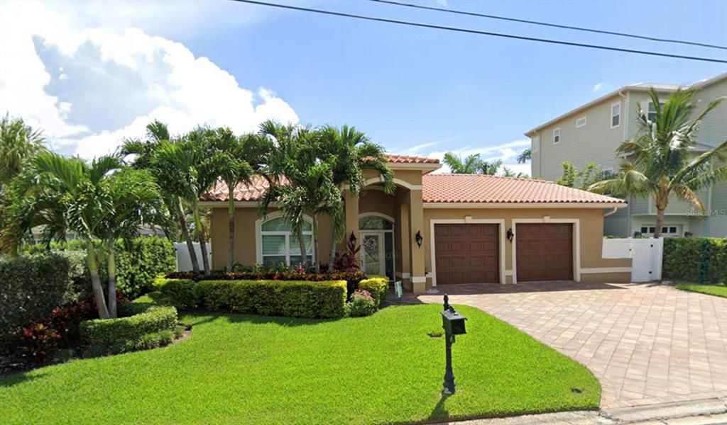 Recently Sold: $1,500,000 (4 beds, 3 baths, 2560 Square Feet)