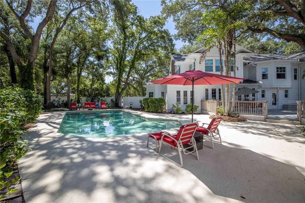 Recently Sold: $1,439,000 (5 beds, 4 baths, 5754 Square Feet)