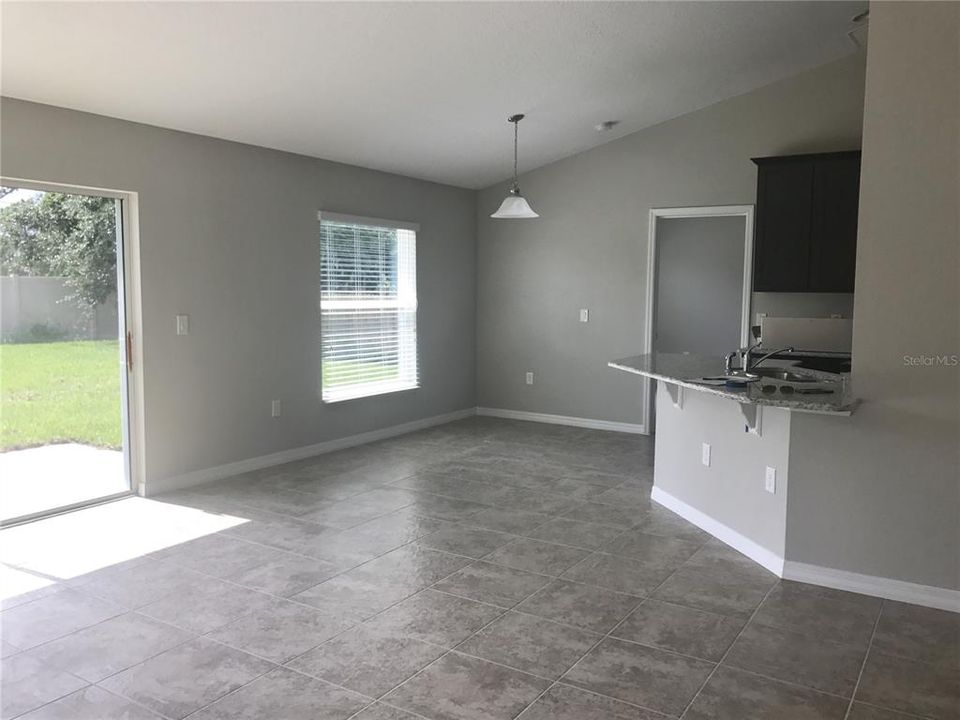 Recently Sold: $325,000 (3 beds, 2 baths, 1510 Square Feet)
