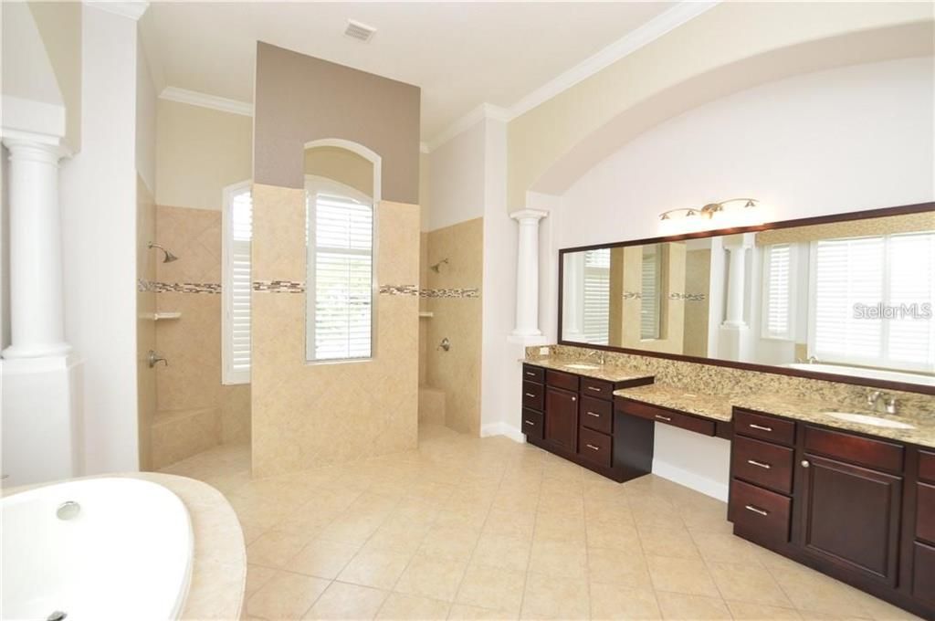 Недавно арендовано: $9,000 (5 спален, 5 ванн, 5667 Квадратных фут)