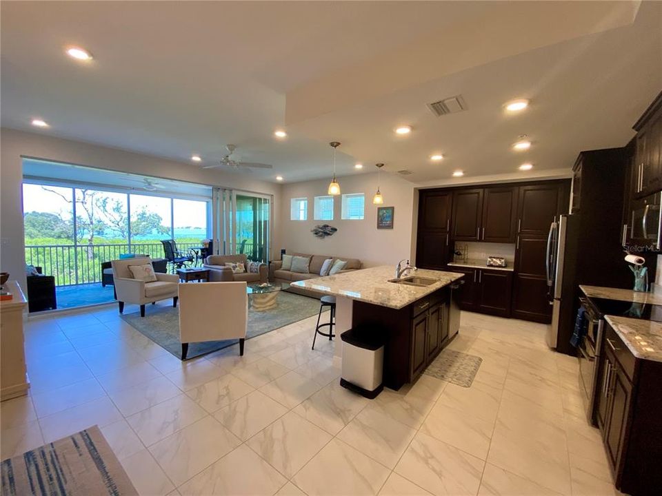 Recently Sold: $875,000 (3 beds, 3 baths, 1650 Square Feet)