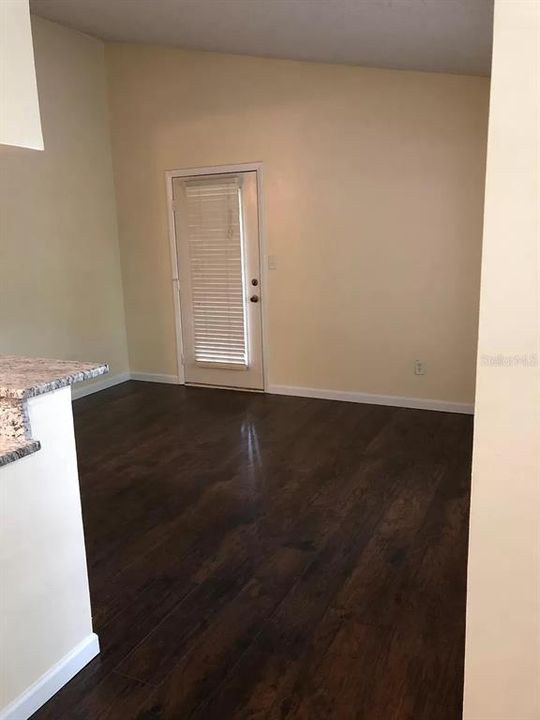 Recently Sold: $89,900 (1 beds, 1 baths, 581 Square Feet)
