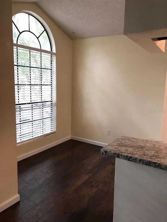Recently Sold: $89,900 (1 beds, 1 baths, 581 Square Feet)