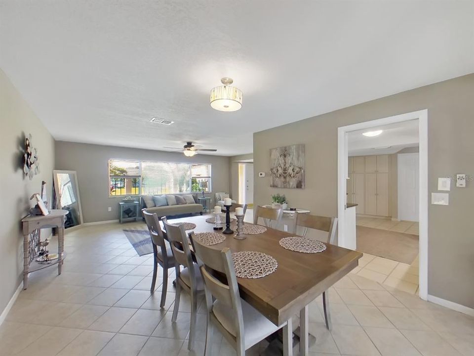 Recently Sold: $1,100,000 (3 beds, 2 baths, 1960 Square Feet)