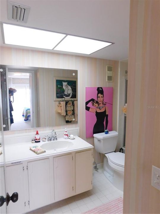 最近售出: $349,900 (2 贝兹, 2 浴室, 1130 平方英尺)