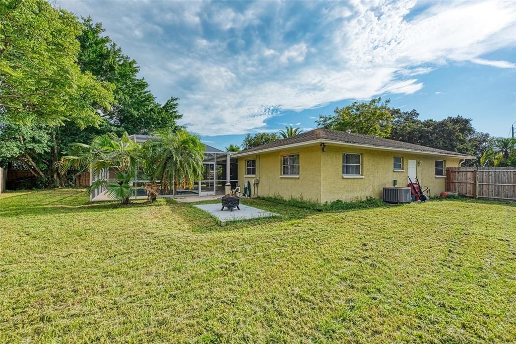 Recently Sold: $330,000 (2 beds, 2 baths, 1269 Square Feet)