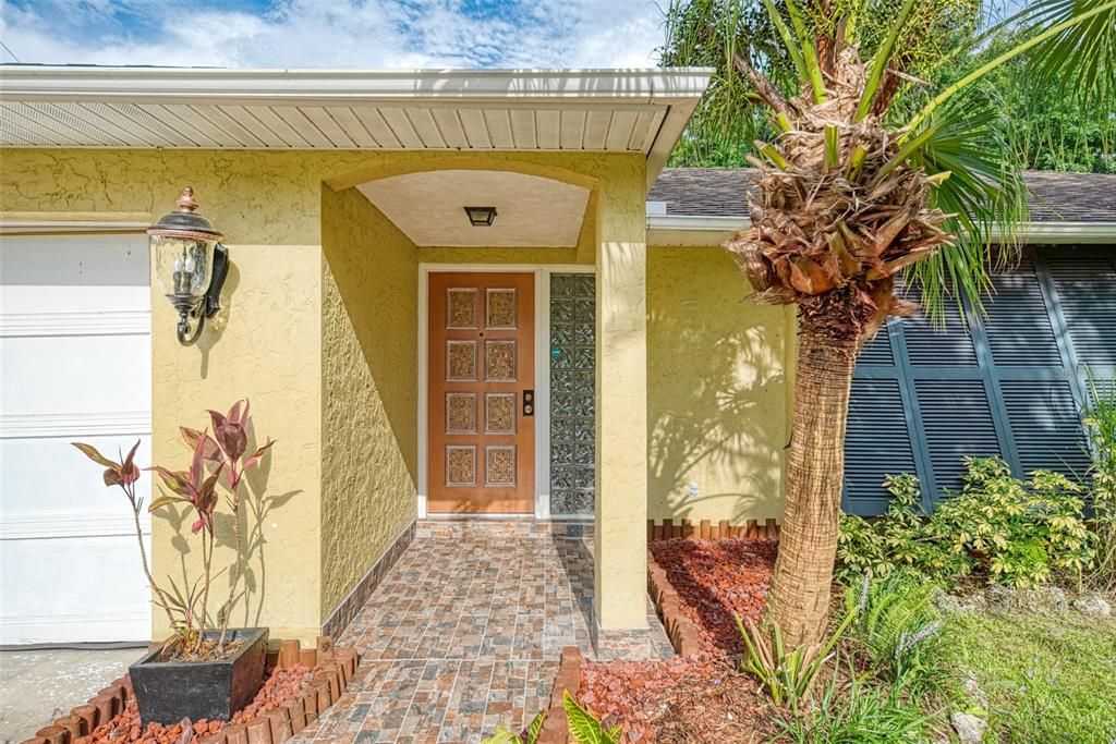 Recently Sold: $330,000 (2 beds, 2 baths, 1269 Square Feet)