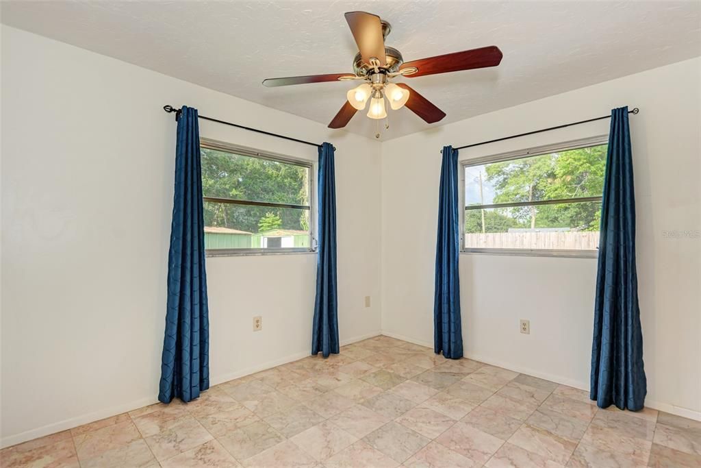 Recently Sold: $330,000 (2 beds, 2 baths, 1269 Square Feet)