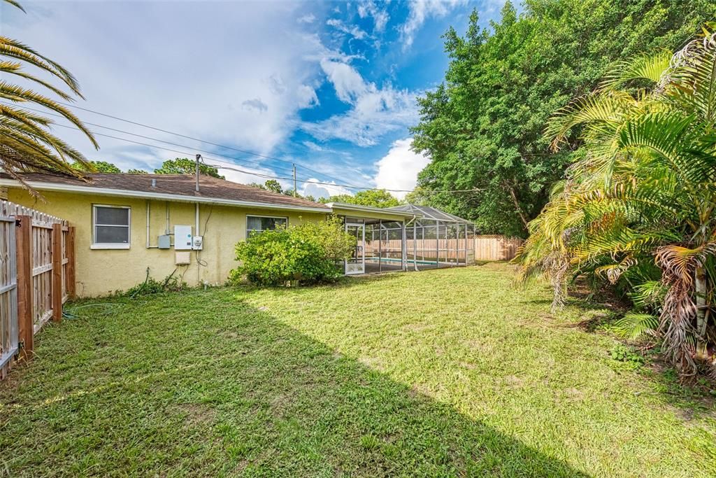 Recently Sold: $330,000 (2 beds, 2 baths, 1269 Square Feet)