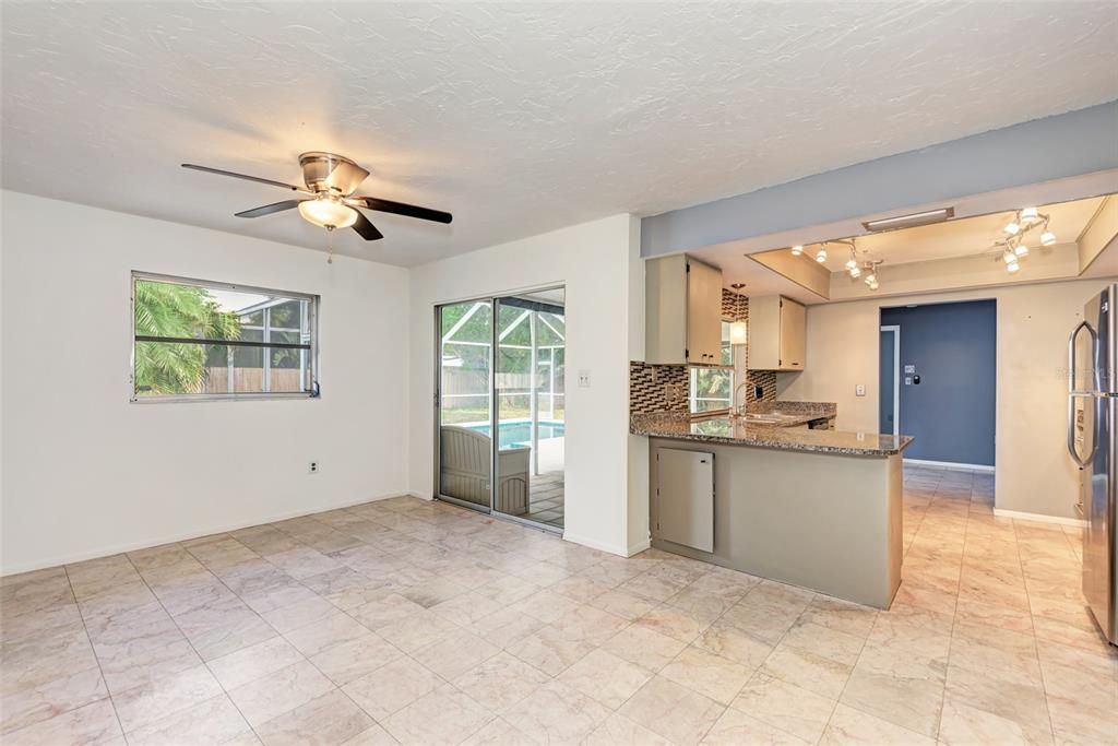 Recently Sold: $330,000 (2 beds, 2 baths, 1269 Square Feet)