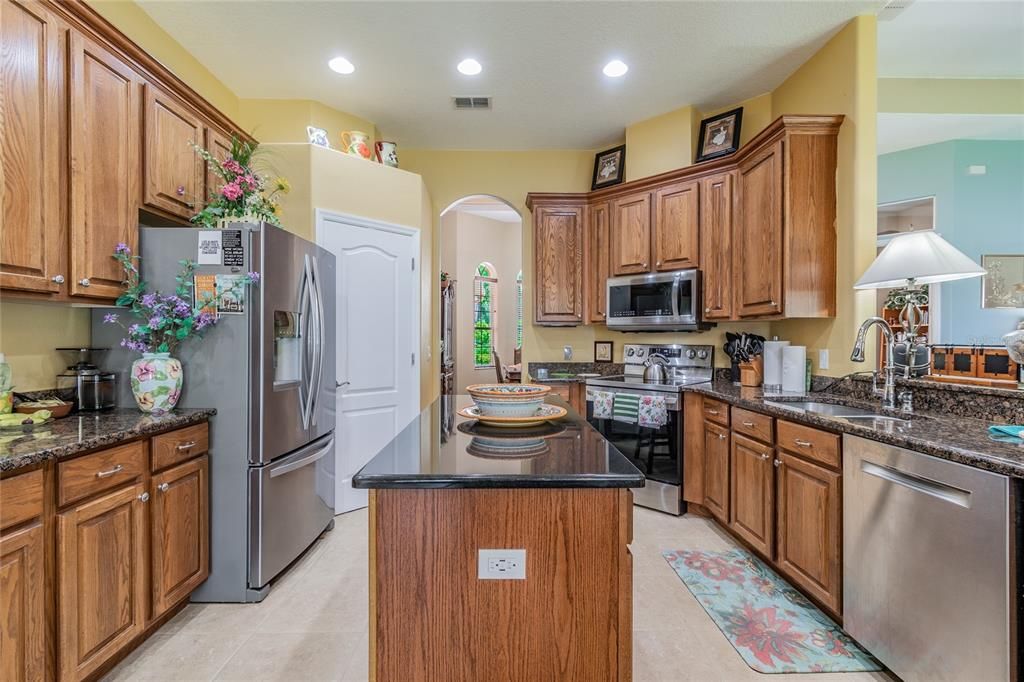 Recently Sold: $430,000 (3 beds, 2 baths, 2601 Square Feet)