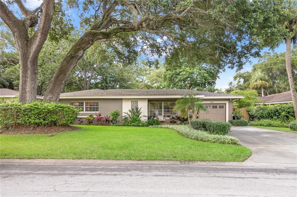 Recently Sold: $549,000 (3 beds, 2 baths, 1657 Square Feet)