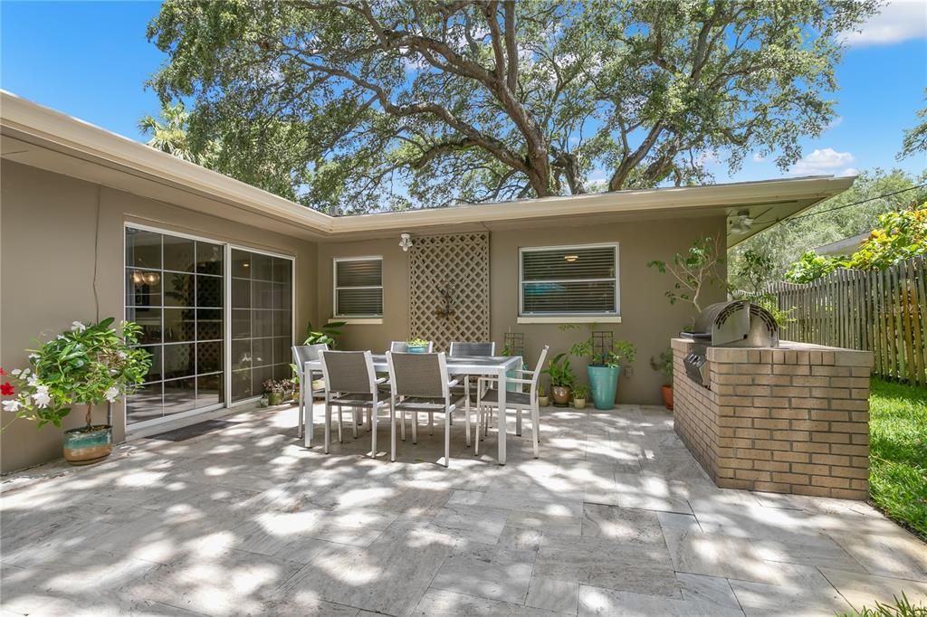 Recently Sold: $549,000 (3 beds, 2 baths, 1657 Square Feet)