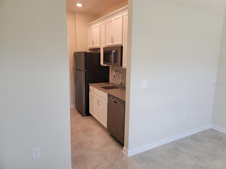 Recently Rented: $1,200 (1 beds, 1 baths, 550 Square Feet)