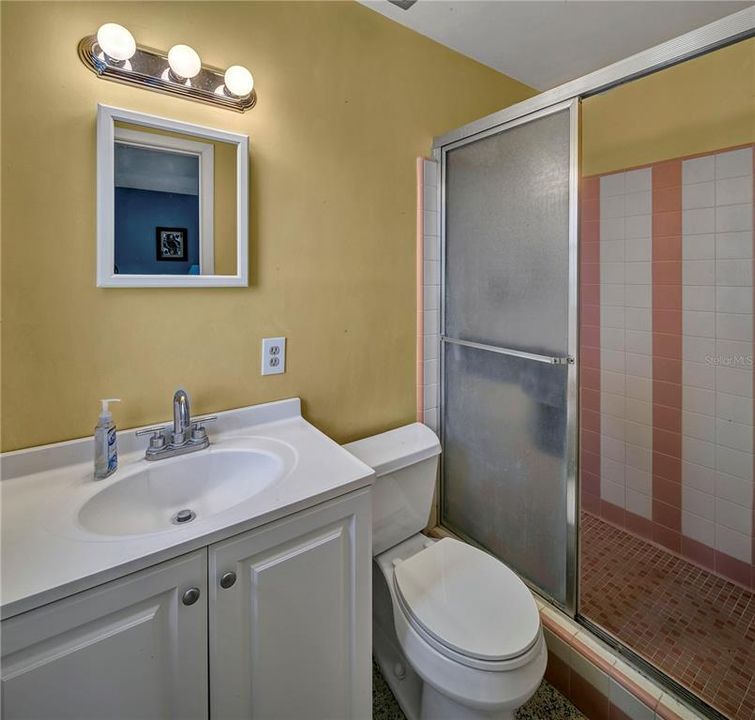 最近售出: $1,050,000 (3 贝兹, 2 浴室, 1414 平方英尺)