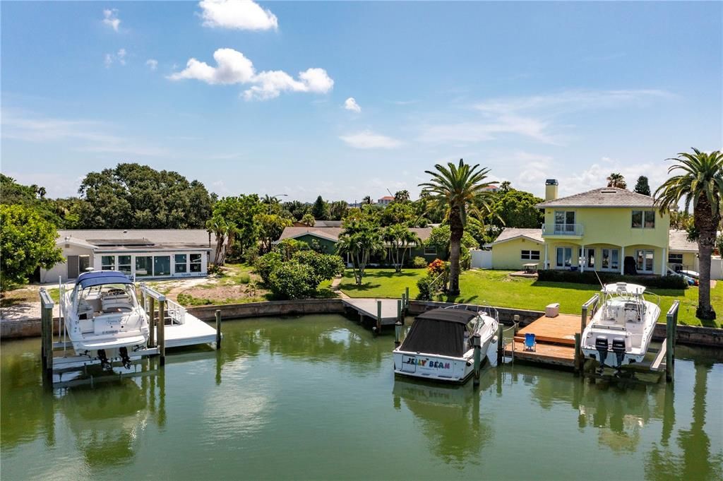 Recently Sold: $1,050,000 (3 beds, 2 baths, 1414 Square Feet)