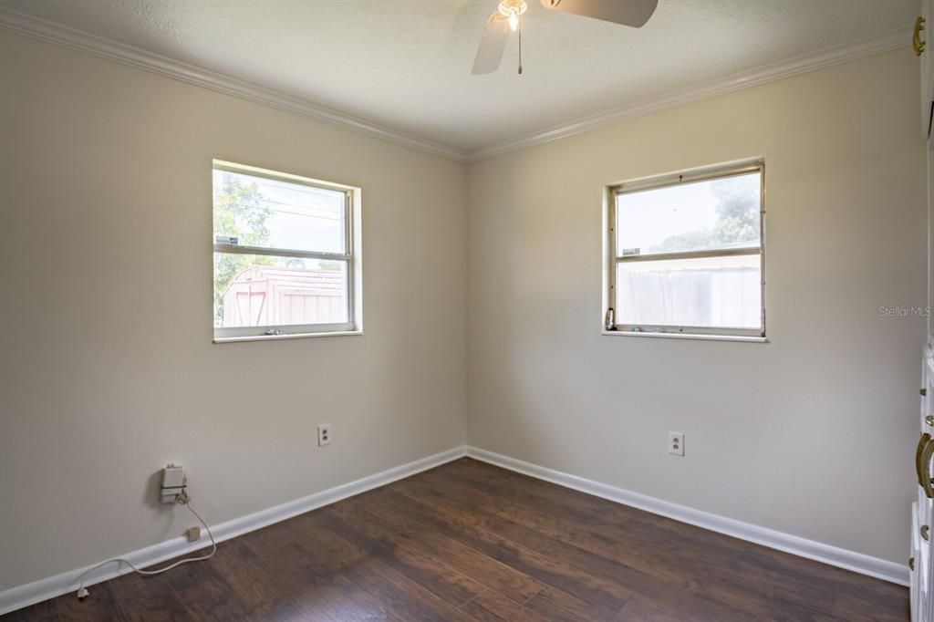 Recently Sold: $245,000 (2 beds, 1 baths, 960 Square Feet)