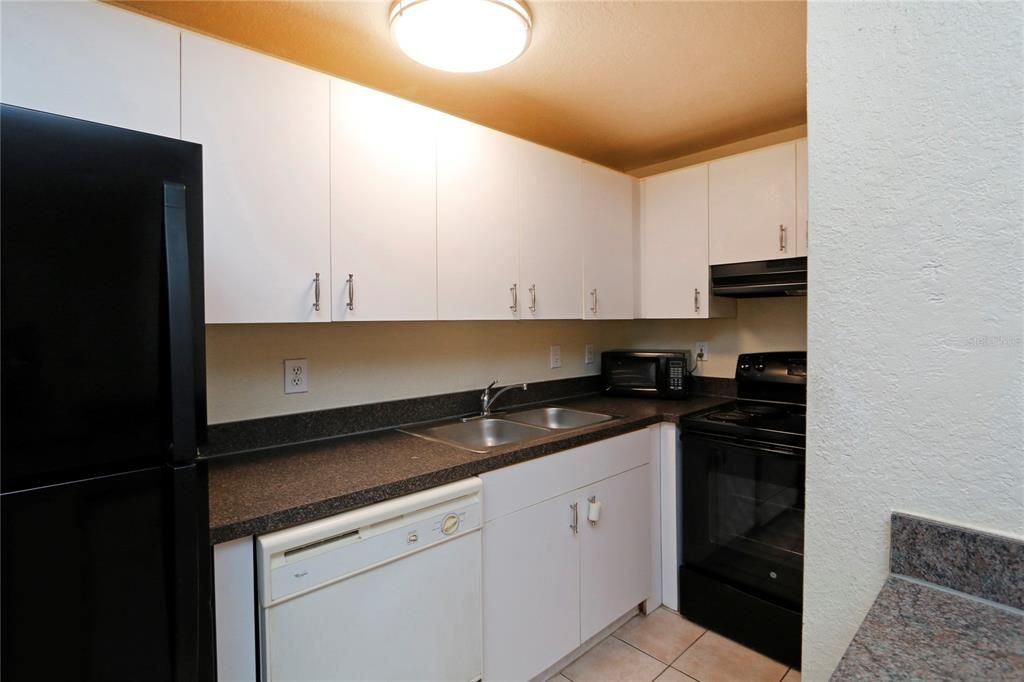 Recently Rented: $975 (1 beds, 1 baths, 499 Square Feet)