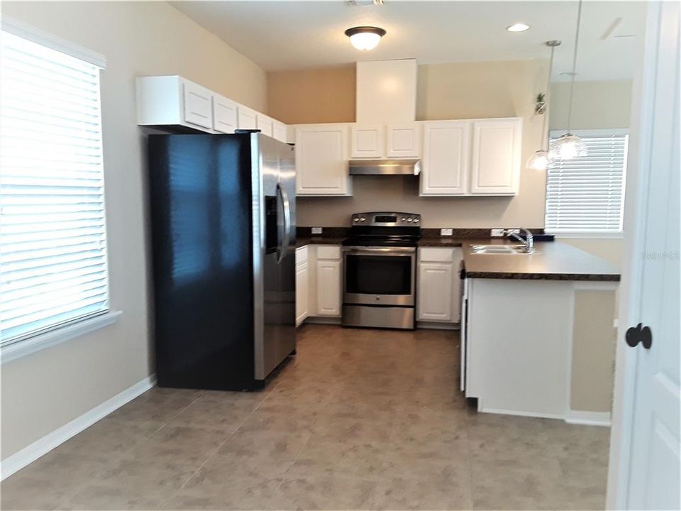 Recently Rented: $1,415 (1 beds, 1 baths, 725 Square Feet)