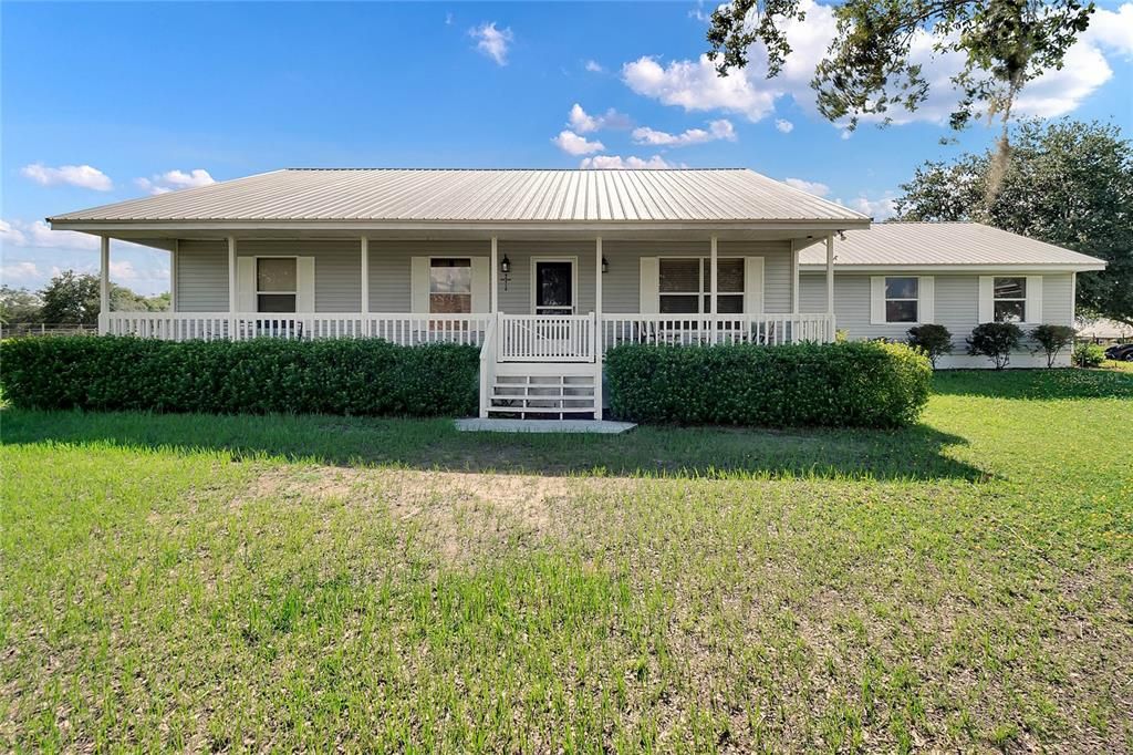 Recently Sold: $369,000 (3 beds, 2 baths, 2389 Square Feet)