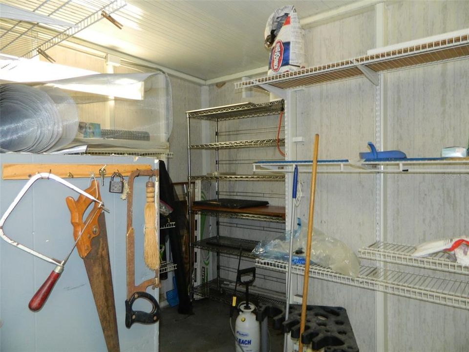 LAUNDRY/STG RM