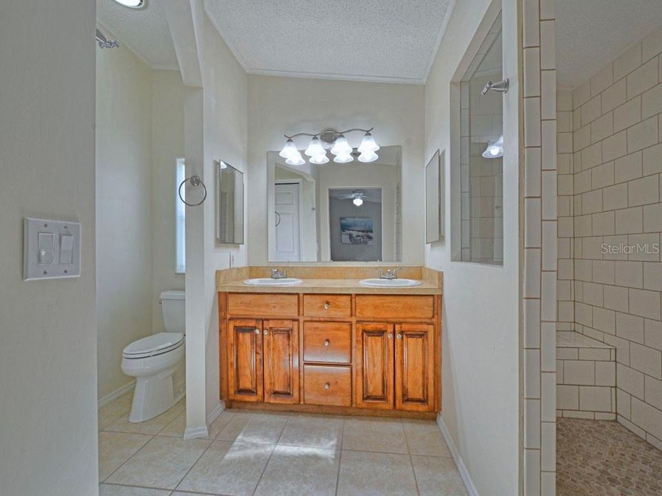 最近售出: $180,000 (3 贝兹, 2 浴室, 1485 平方英尺)