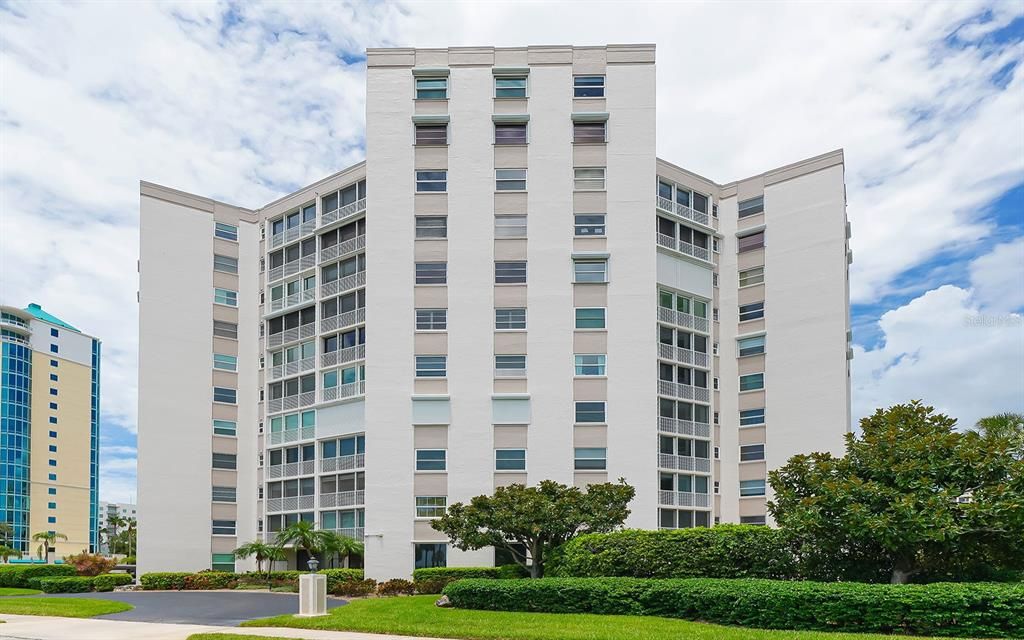 Recently Sold: $595,000 (2 beds, 2 baths, 1705 Square Feet)