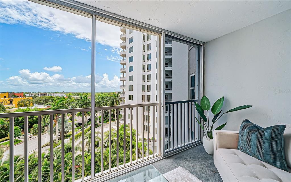 Recently Sold: $595,000 (2 beds, 2 baths, 1705 Square Feet)