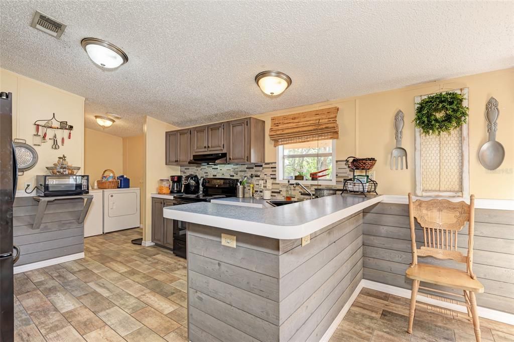 Recently Sold: $385,000 (3 beds, 2 baths, 1440 Square Feet)