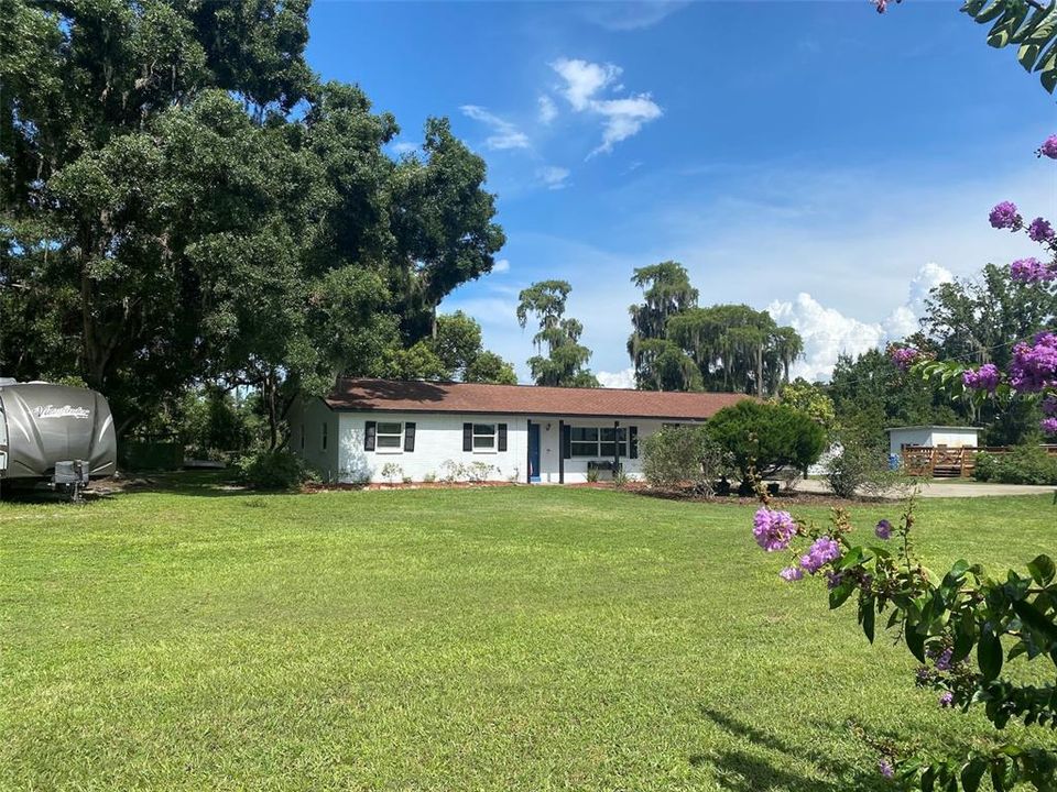 Recently Sold: $465,000 (3 beds, 2 baths, 1172 Square Feet)