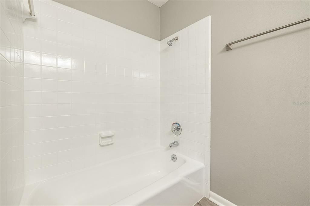 最近售出: $299,900 (3 贝兹, 2 浴室, 1422 平方英尺)