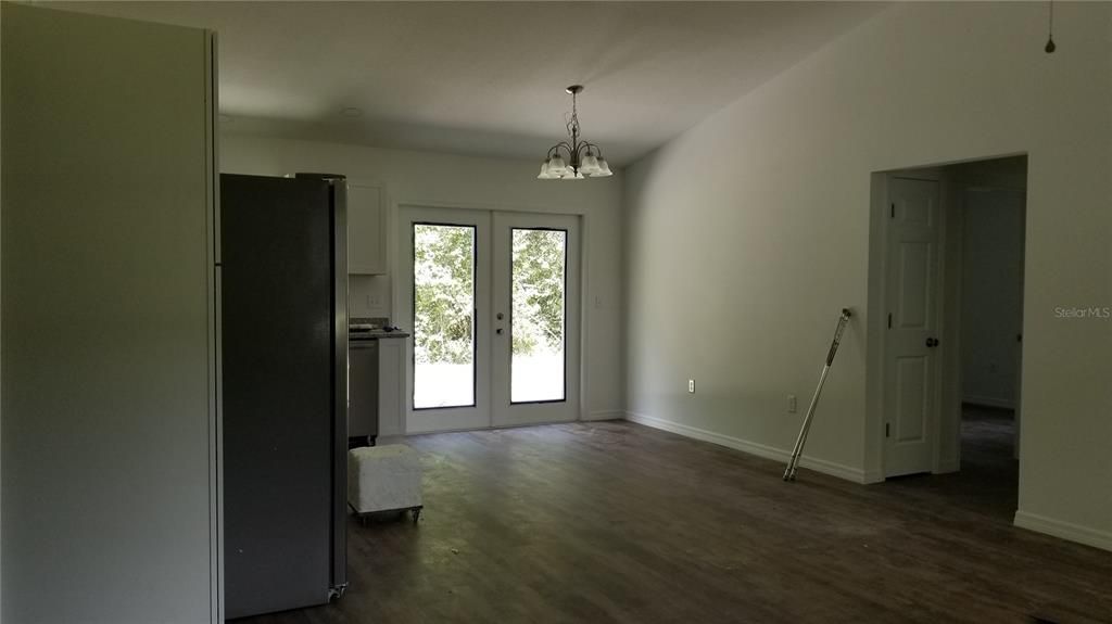 Recently Rented: $1,600 (3 beds, 2 baths, 1163 Square Feet)