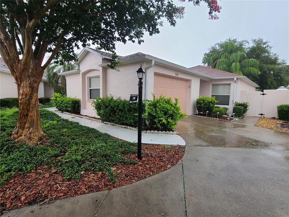 Recently Sold: $279,000 (2 beds, 2 baths, 1065 Square Feet)