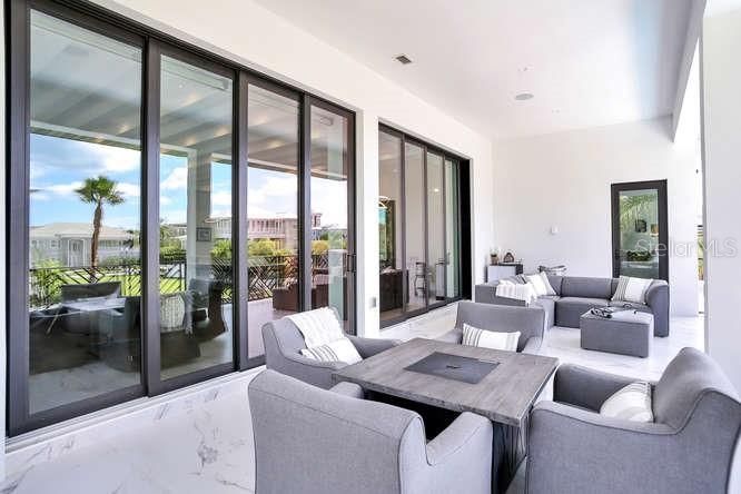 Recently Sold: $3,000,000 (5 beds, 3 baths, 4547 Square Feet)