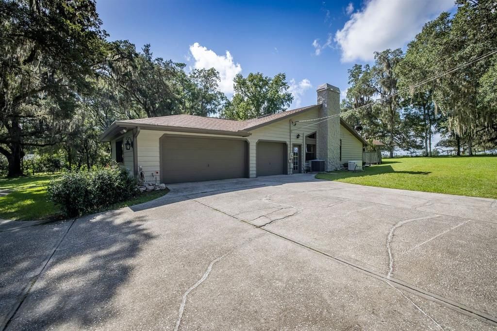 Recently Sold: $480,000 (3 beds, 3 baths, 2498 Square Feet)
